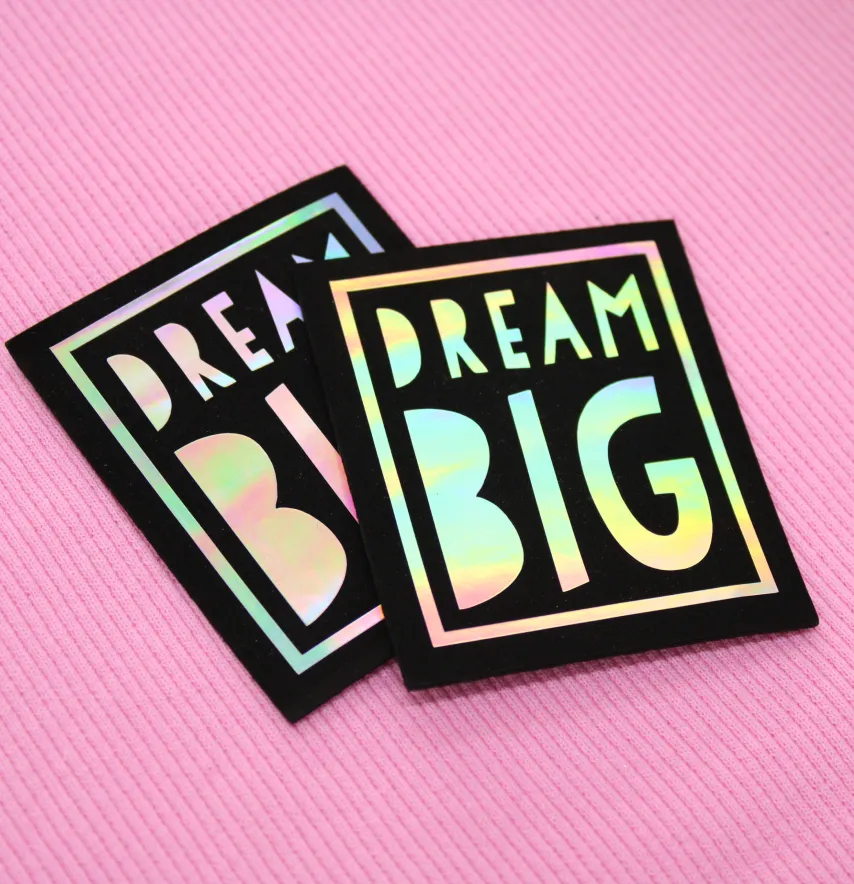 Нашивка "Dream big" 60*70мм черного цвета с голограммой-1