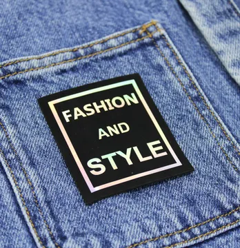 Нашивка "Fashion and Style" 60*70 мм чорного кольору з голограмою