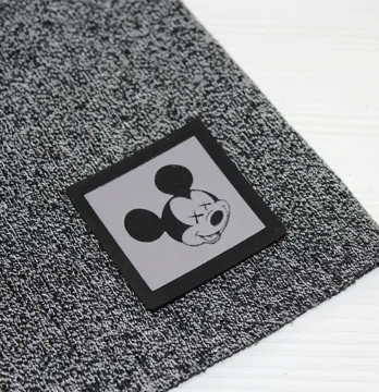 Нашивка светоотражающая "Mickey" глаза крест 50*50 мм черного цвета