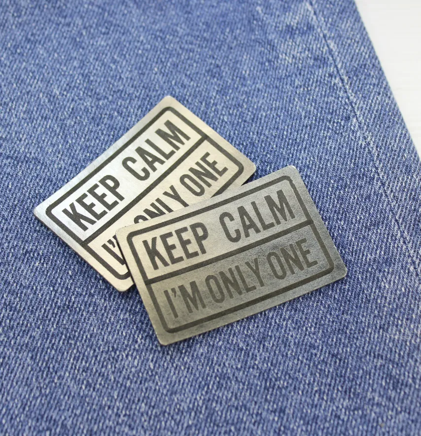 Нашивка "Keep calm" 60*40 мм графітового кольору-1