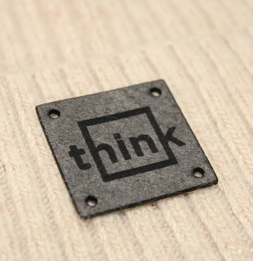 Нашивка "Think" 35*35 мм сірого кольору-0