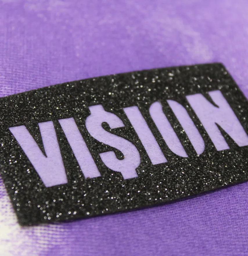 Нашивка из глитера "Vision" 75*45мм черного цвета-0