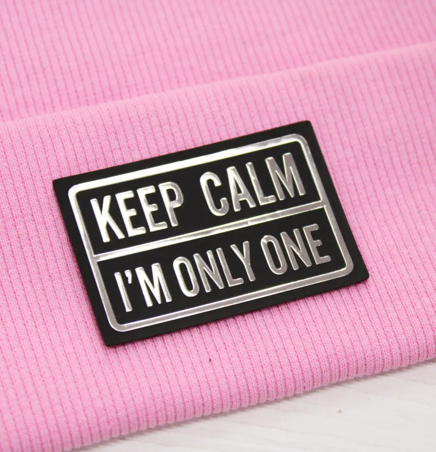 Нашивка "Keep calm" 60*40 мм чорного кольору з срібним написом-0
