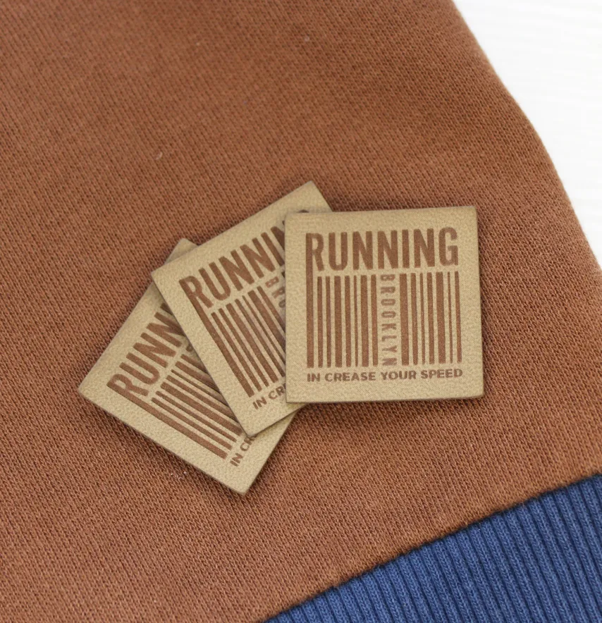 Нашивка "Running" 35*35 мм пісочного кольору-1
