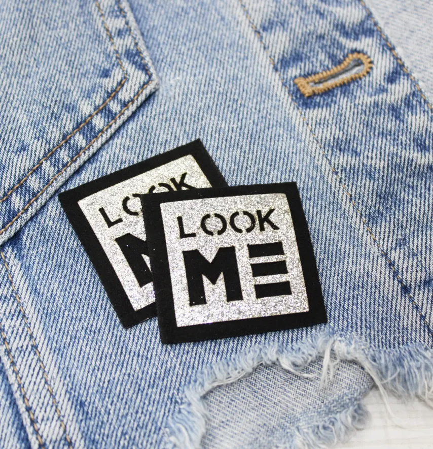 Нашивка из глитера "Look me" 45*45 мм черно-серебряного цвета-1