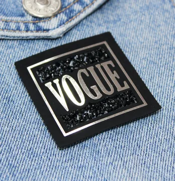 Нашивка з акриловим камінням "Vogue" 50*50 мм чорного кольору з чорним камінням