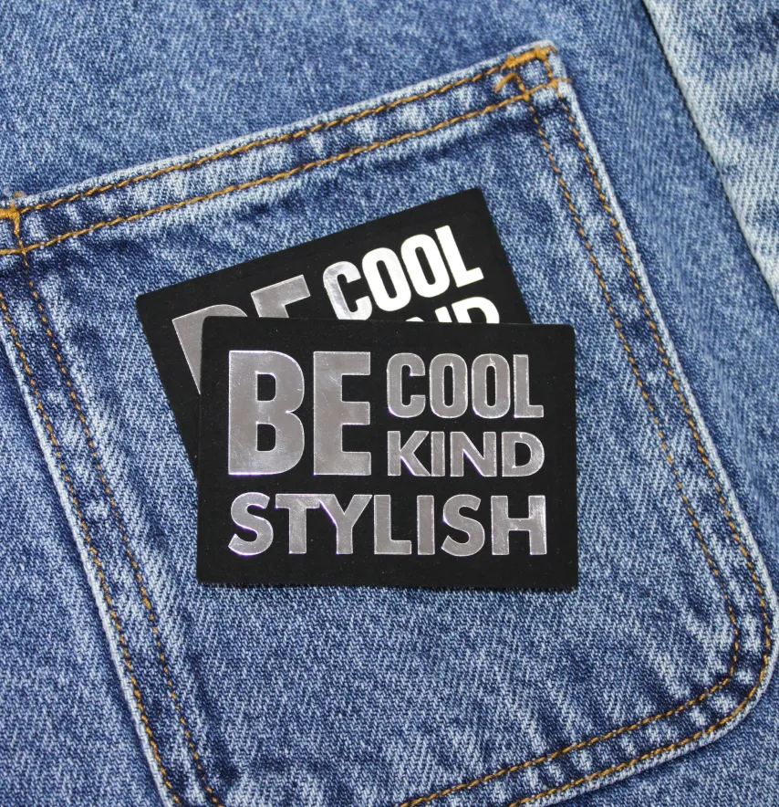 Нашивка "Be cool kind stylish" 70*50 мм чорного кольору-1
