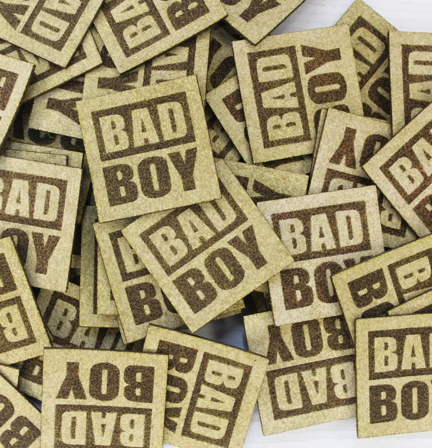 Нашивка "Bad boy" 35*35 мм бежевого кольору структурна-2