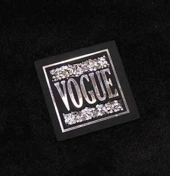 Нашивка з акриловим камінням "Vogue" 50*50 мм чорного кольору з срібним камінням