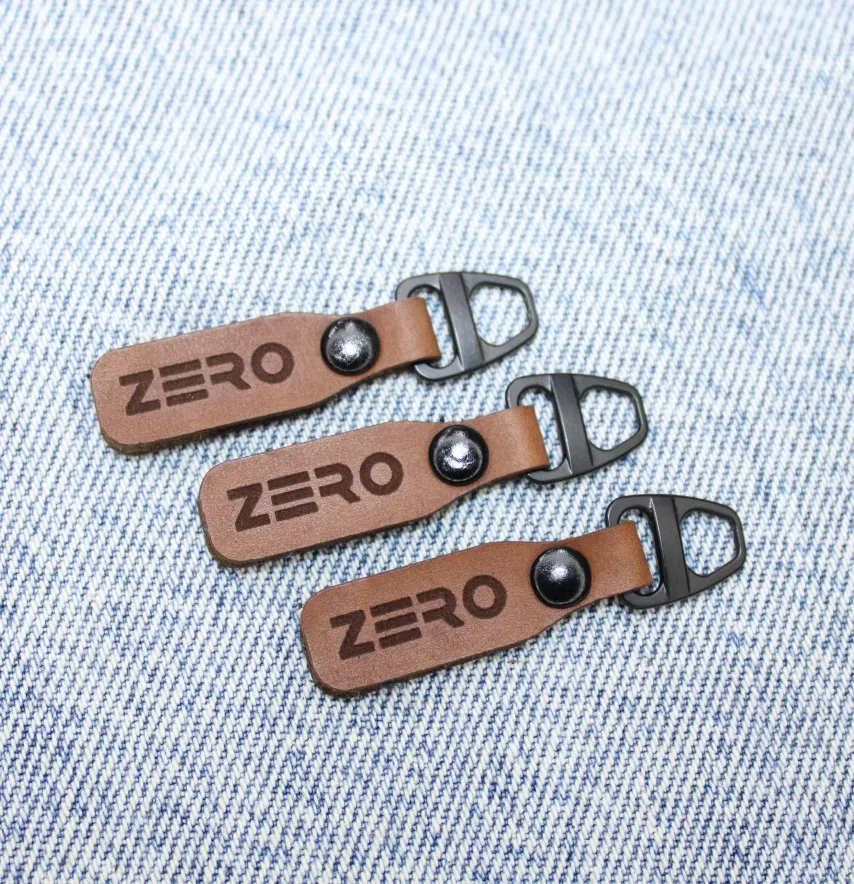 Подвеска "ZERO" 13*50 мм коричневого цвета-1