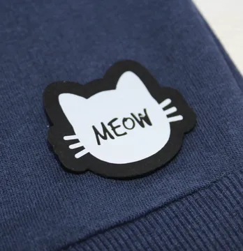 Нашивка светоотражающая "Meow" кот 47*40 мм черного цвета