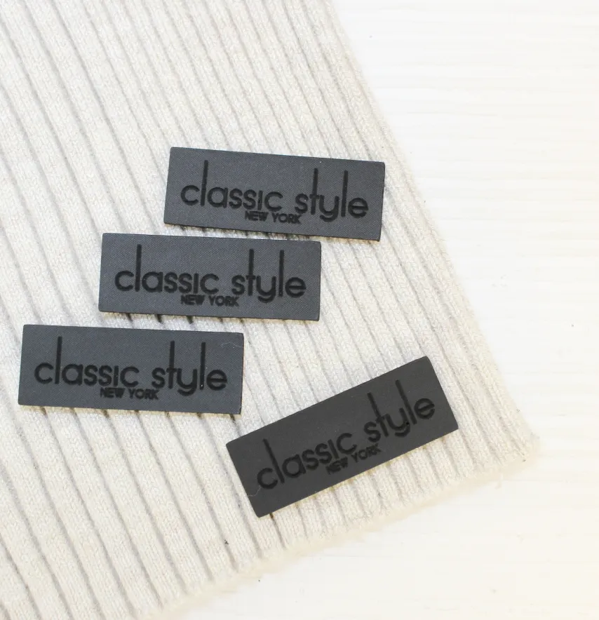 Нашивка "Classiс style" 40*15 мм чорного кольору-1