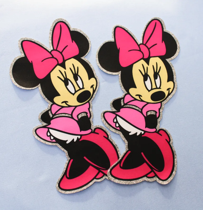 Нашивка тканева фігурна "Minnie" у рожевих туфлях 20*23 см-1