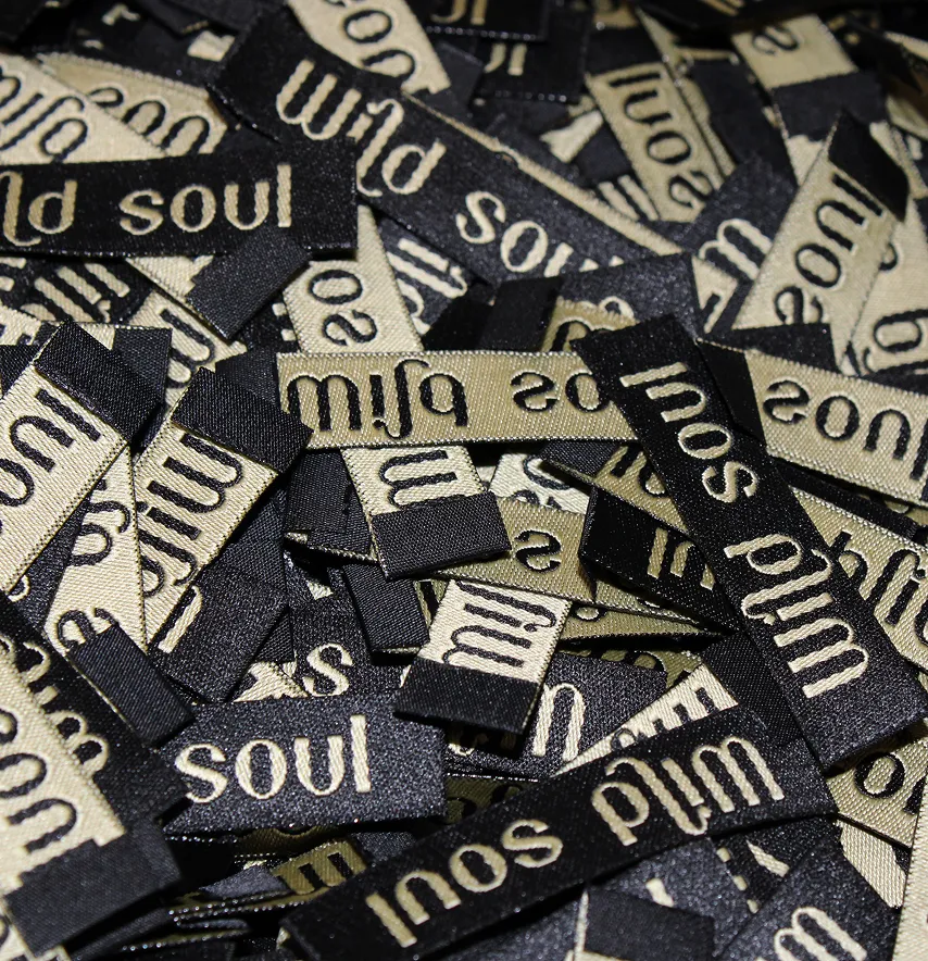 Бирка жаккардовая "Wild soul" 50*12 мм черного цвета с золотым лого-4