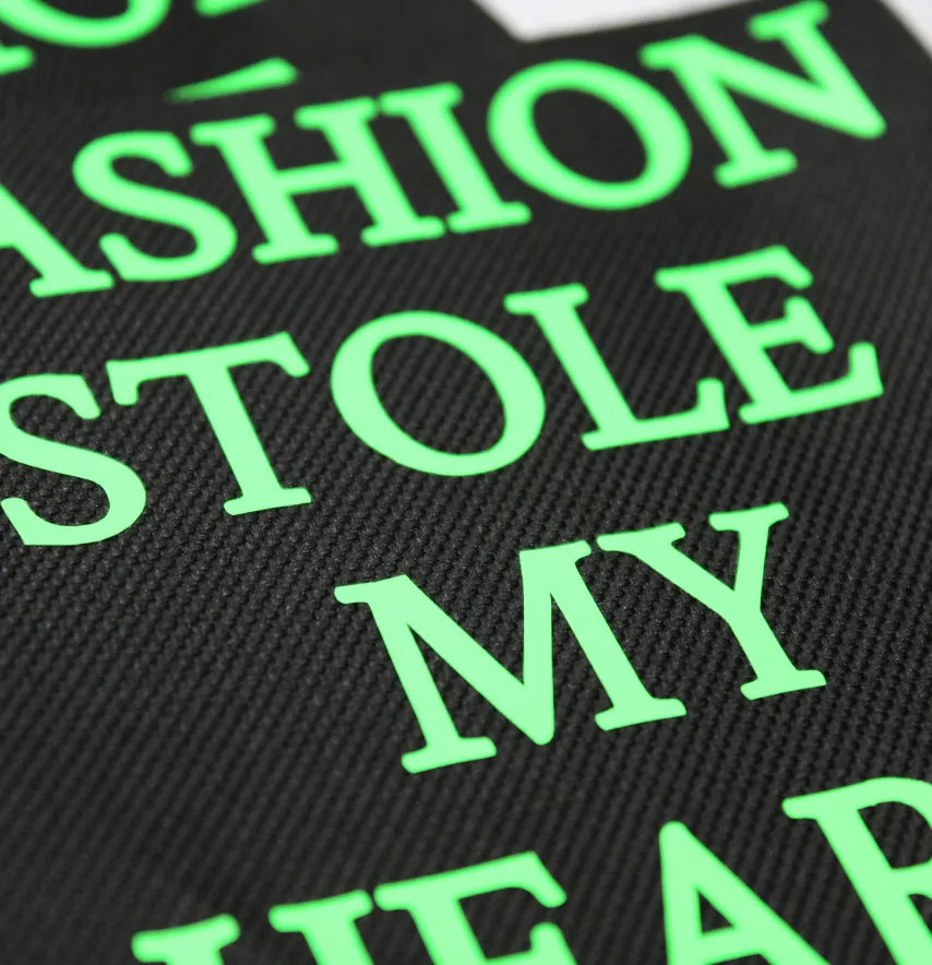 Нашивка "Fashiom stole" 100*100 мм чорного кольору з неоново зеленим написом-2