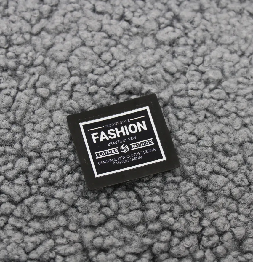 Нашивка "Fashion" 40*35 мм чорного кольору-0