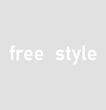 Термонаклейка "Free Style" 18*4 см белого цвета.