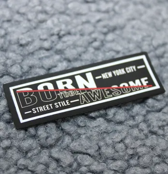 Нашивка "Born to be" 60*20мм черного цвета