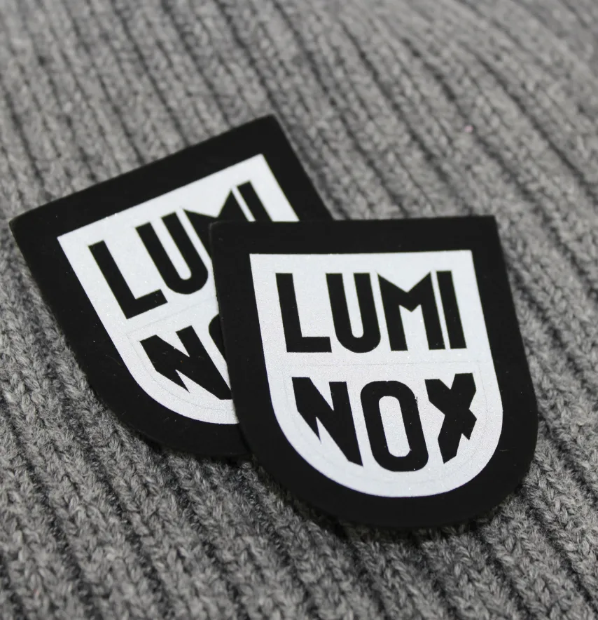 Нашивка светоотражающая "Luminox" карман 45*40 мм черного цвета-1