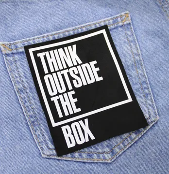 Нашивка "Think outside the box" 120*95мм