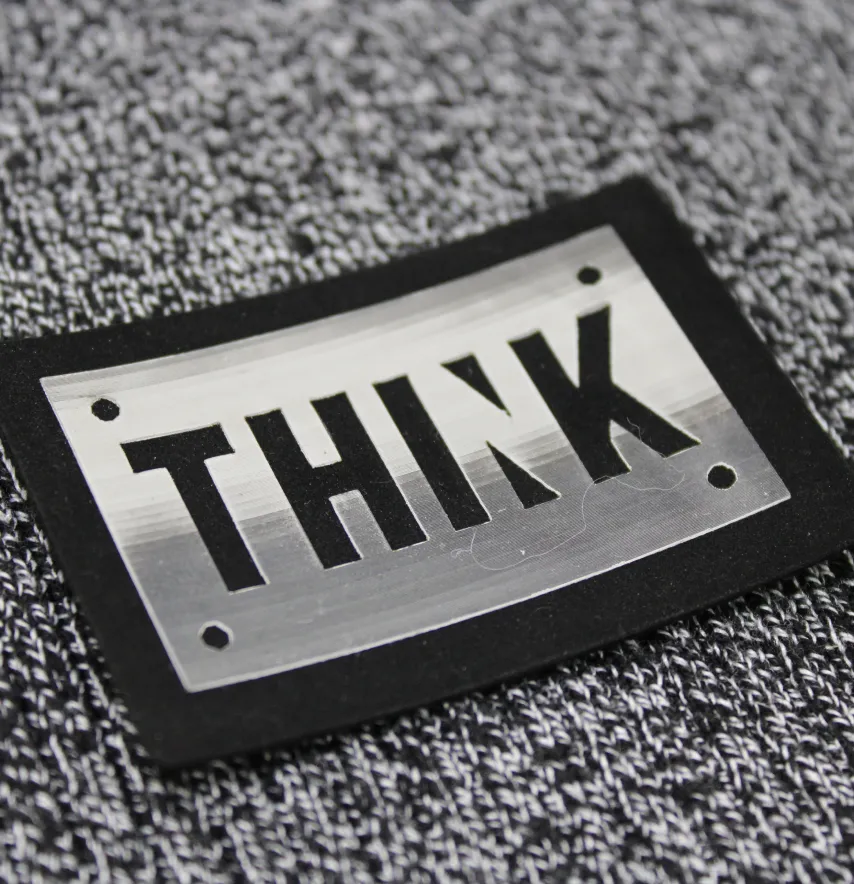 Нашивка "THINK" 60*40 мм сірого кольору-1