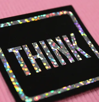 Нашивка "Think" 50*50 мм черного цвета с голограммой