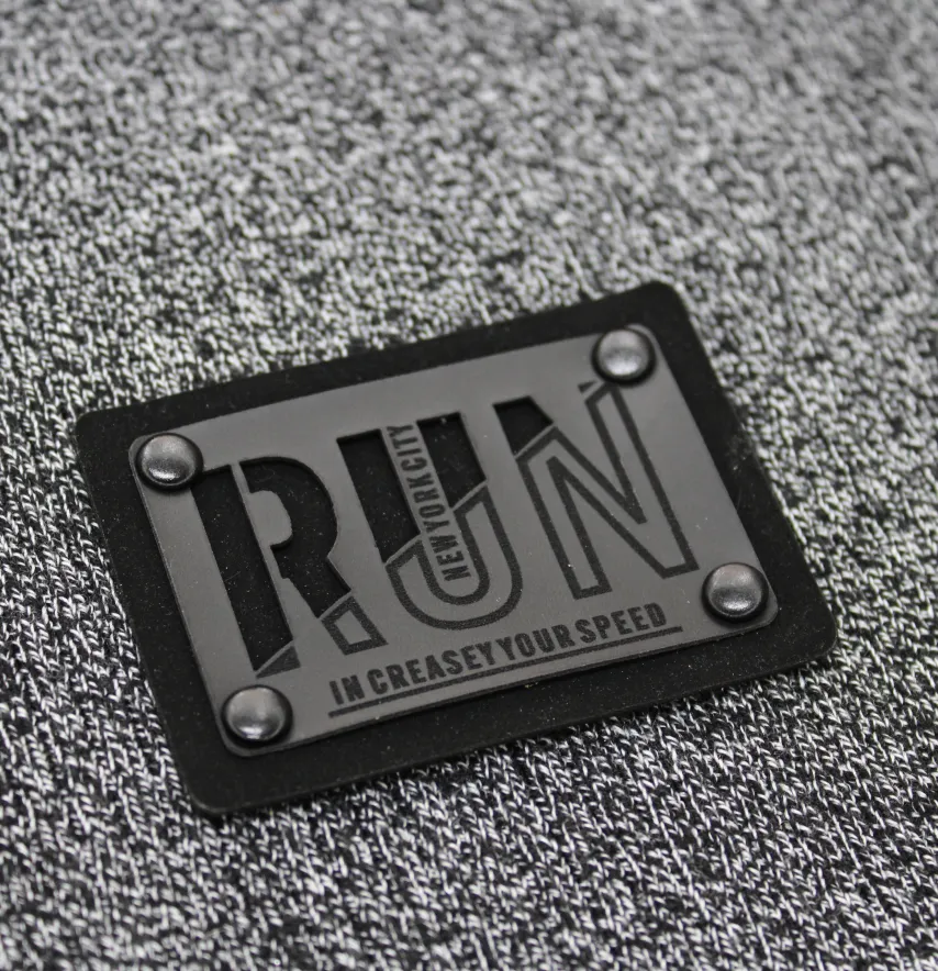 Нашивка "Run" 70*50 мм чорного кольору-0