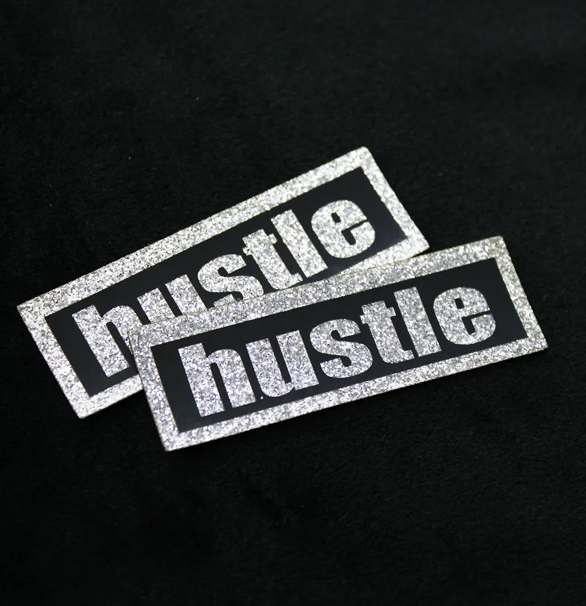 Нашивка из глитера "Hustle" 80*20 мм серебряного цвета-2