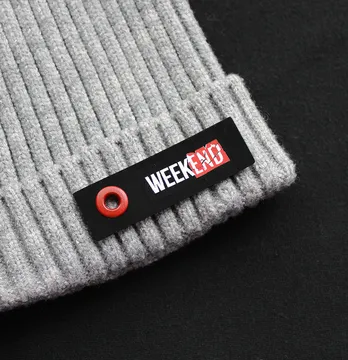 Нашивка "Weekend" 65*20 мм черного цвета