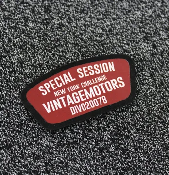 Нашивка "Vintagemotors" 60*30 мм красного цвета
