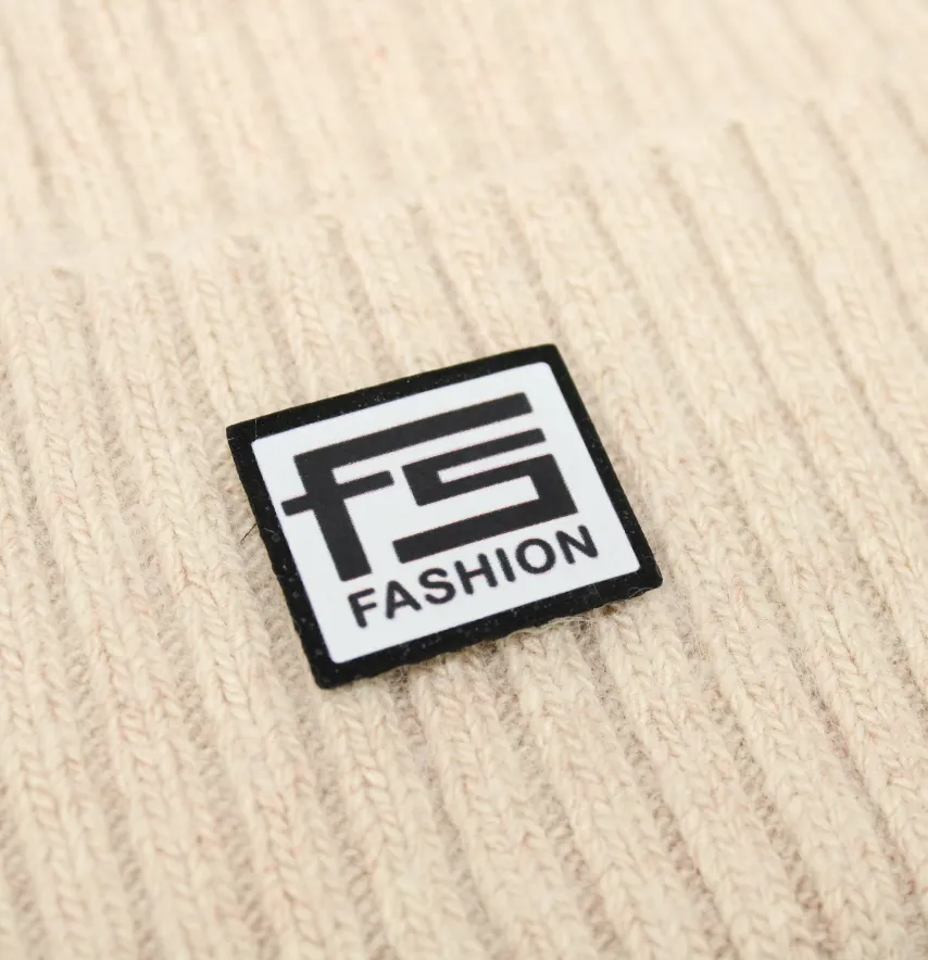 Нашивка "Fashion" 30*25 мм білого кольору-0