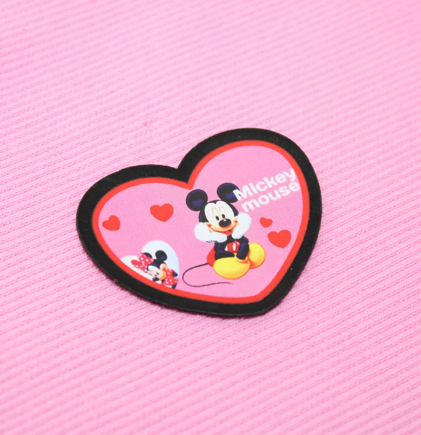 Нашивка "Mickey Mouse" серце 55*45 мм рожевого кольору-0