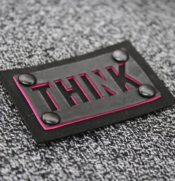 Нашивка "Think" 60*40 мм чорно-рожевого кольору