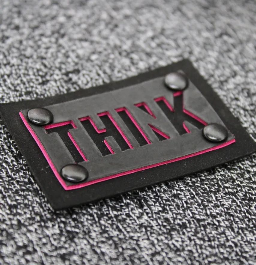Нашивка "Think" 60*40 мм чорно-рожевого кольору-0