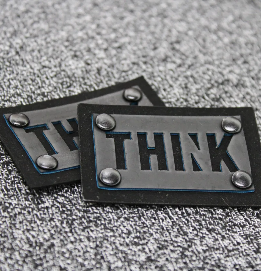 Нашивка "Think" 60*40 мм чорно-блакитного кольору-1