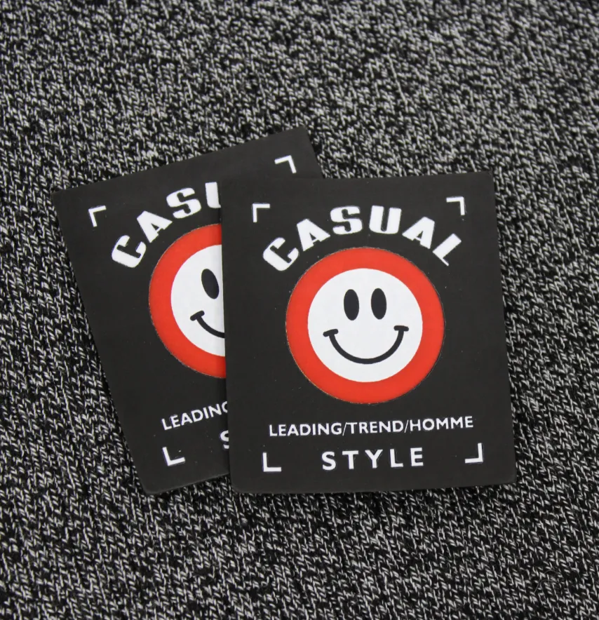 Нашивка "Casual style" 50*60 мм червоного кольору-1