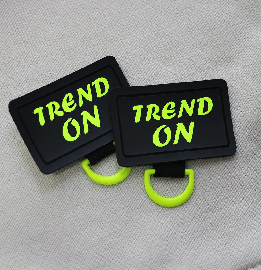 Нашивка "Trend on" 45*30 мм черного цвета-2