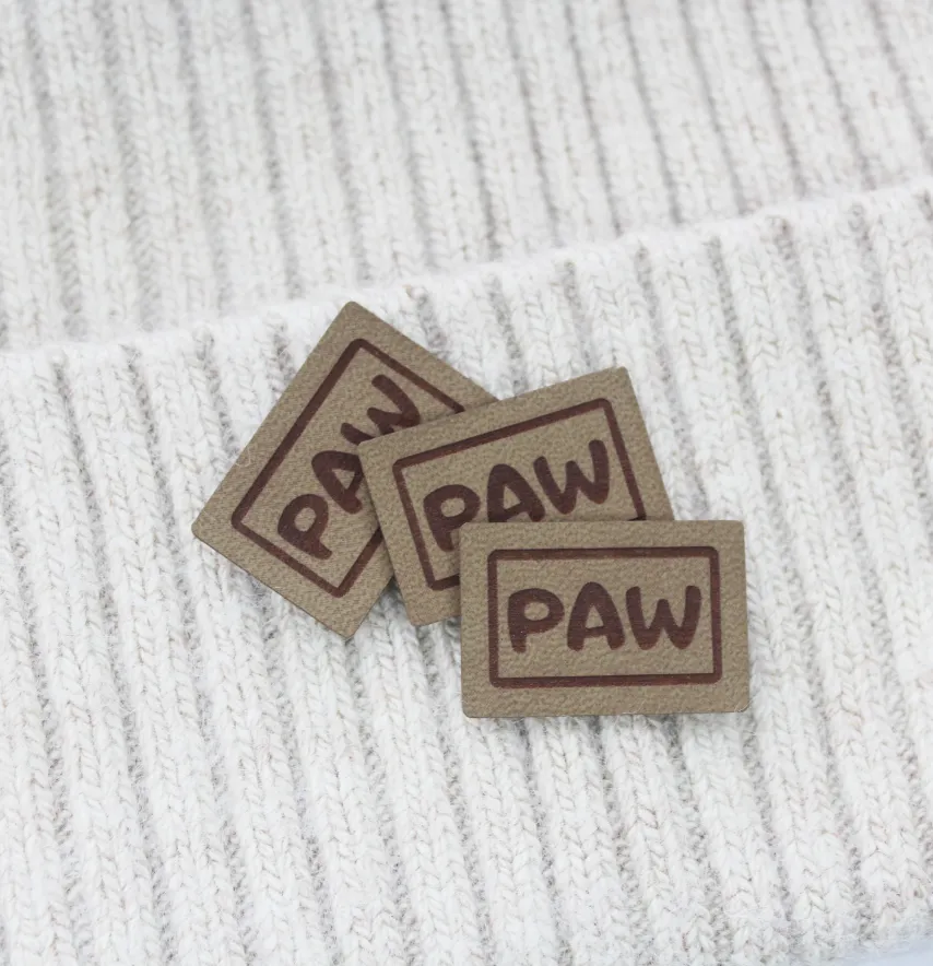 Нашивка "Paw" 30*20 мм песочного цвета-2