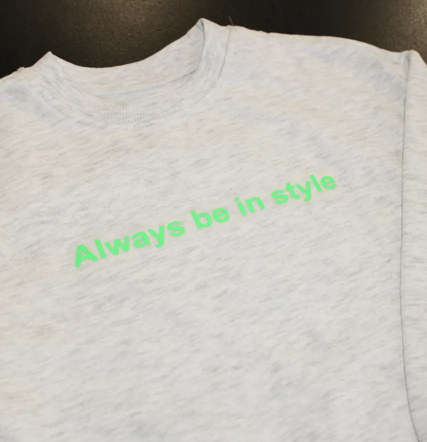 Термоаплікація з плівки "Always be in style" 18*2 см салатового кольору-0