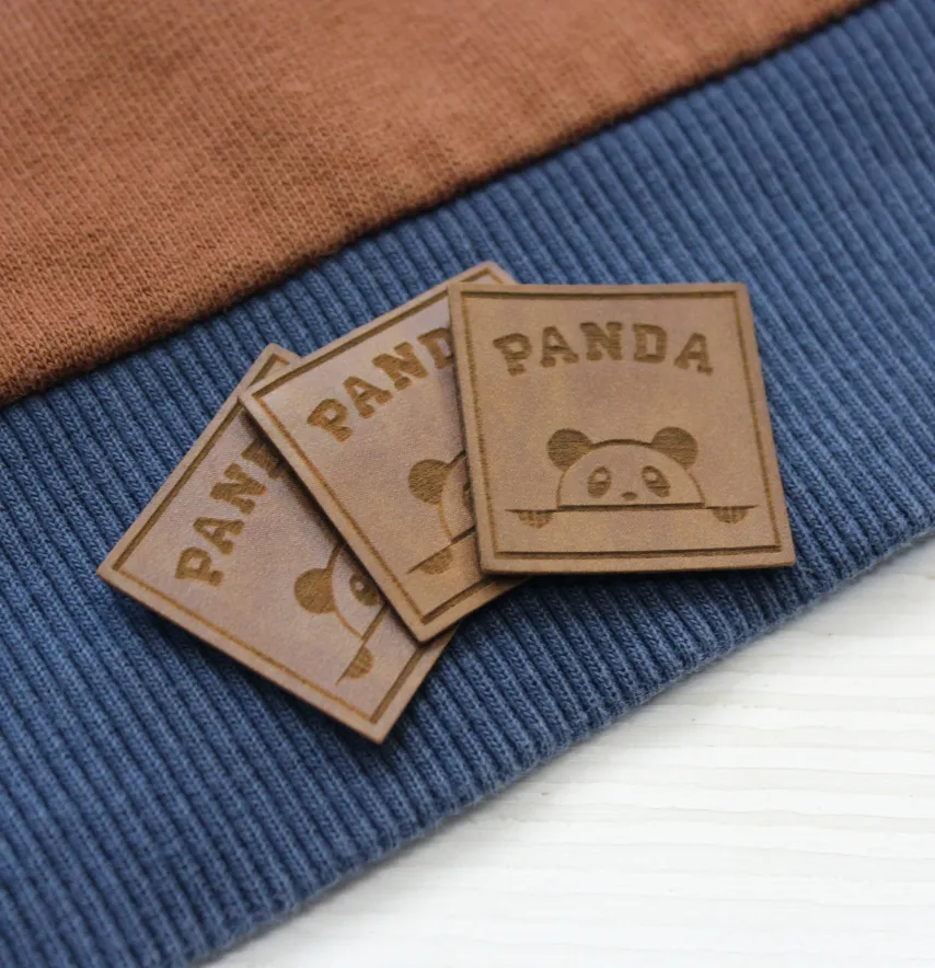 Нашивка "Panda" 30*30 мм коричневого цвета-1