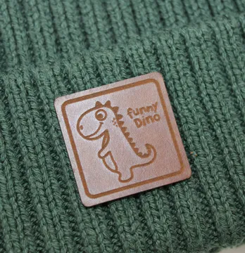 Нашивка "Funni Dino"30*30 коричневого цвета