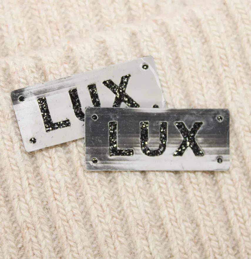Нашивка из глитера "LUX" 35*15 мм на 3D основе серого цвета-1