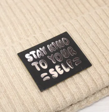 Нашивка "Stay kind to your best" 55*45мм (изменение цвета при нагревании)