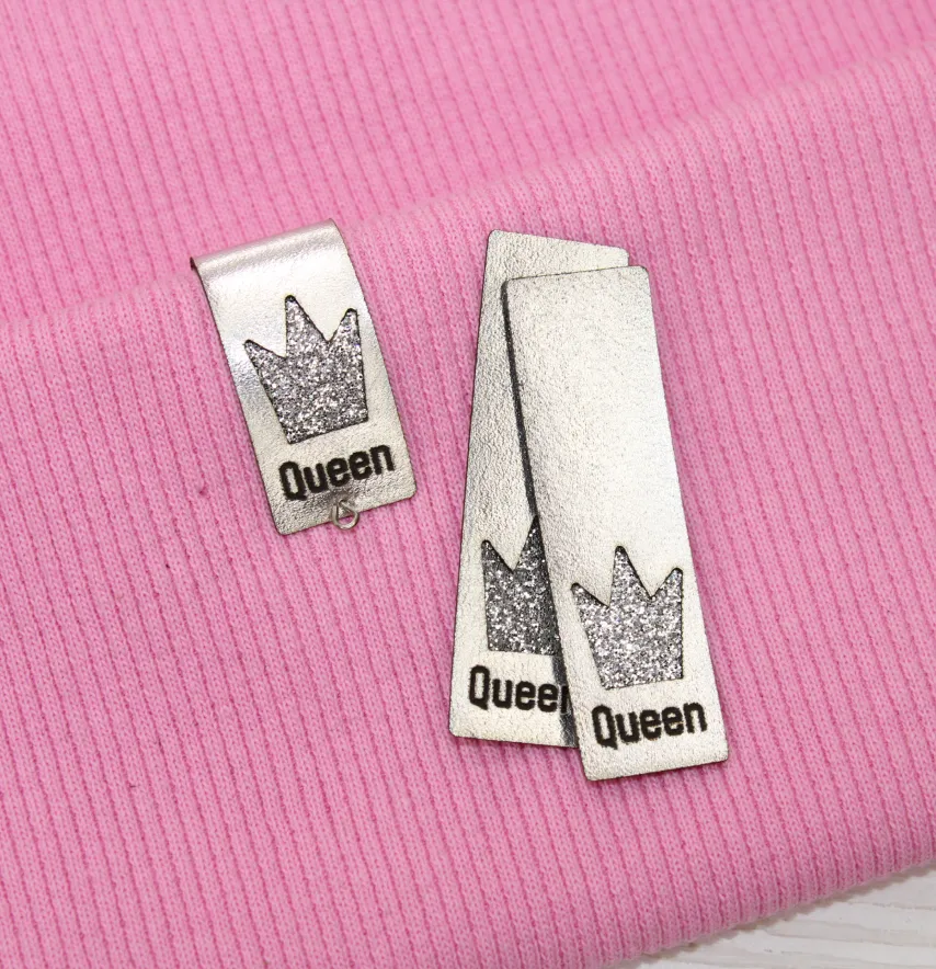 Нашивка из глитера "Queen" 15*50 мм серебряного цвета-1