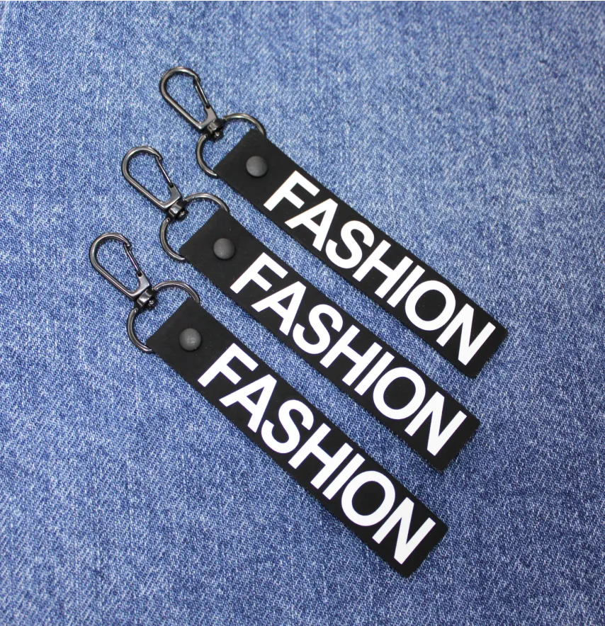 Підвіска з карабіном "Fashion" 20*120 мм чорного кольору -3