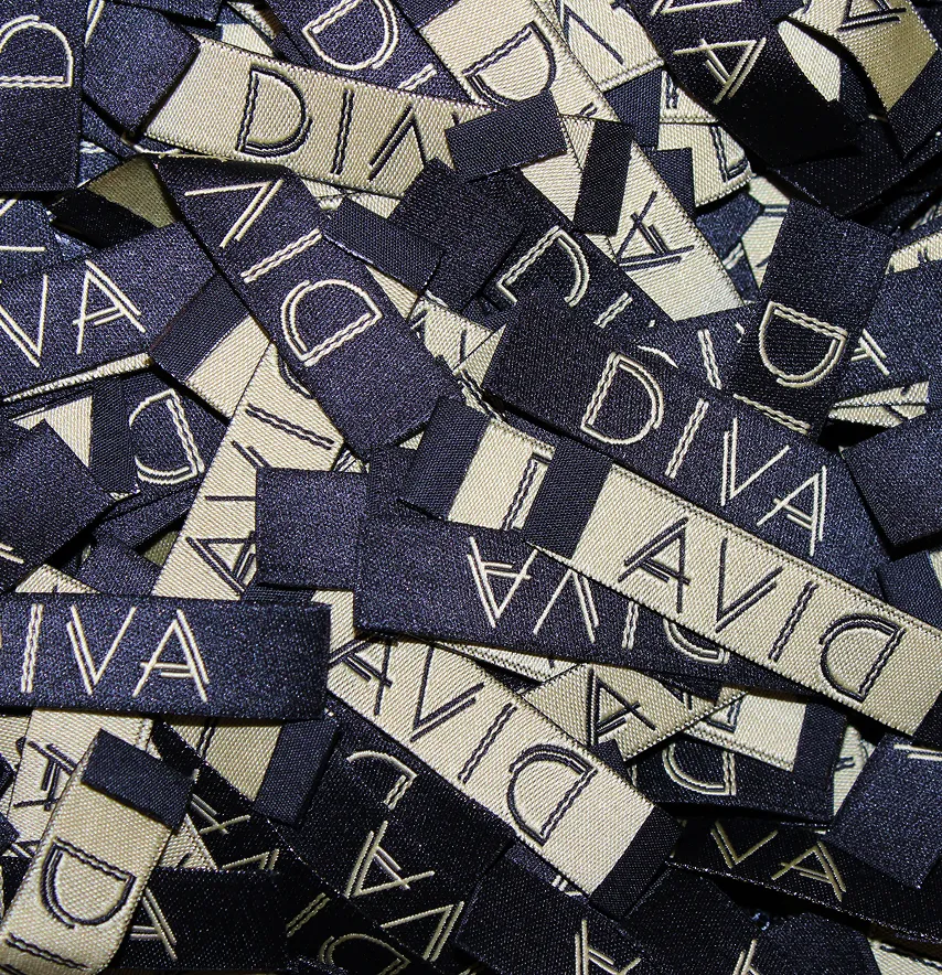Бирка жаккардовая "Diva" 50*12 мм черного цвета с золотым лого-4