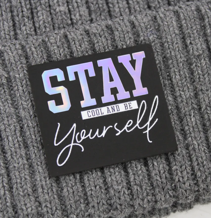 Нашивка "Stay yourself" 45*40мм черного цвета-0