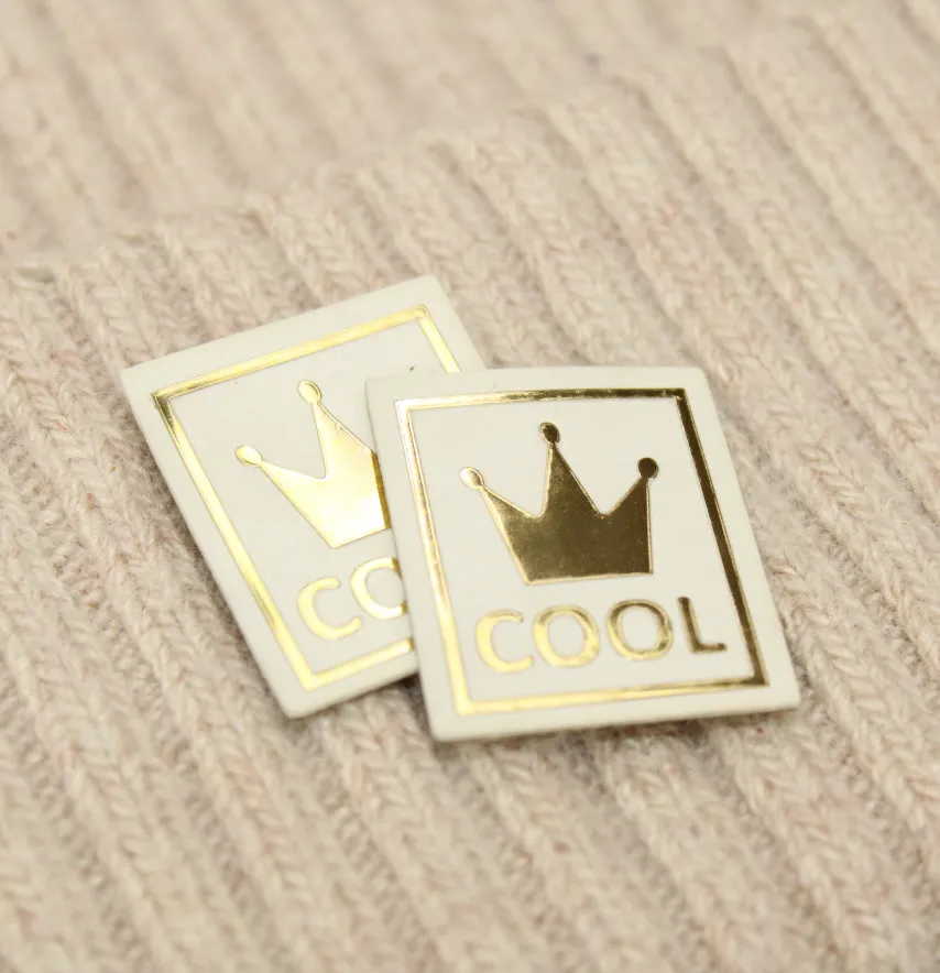 Нашивка "Cool корона" 25*30мм белого цвета с золотом-1