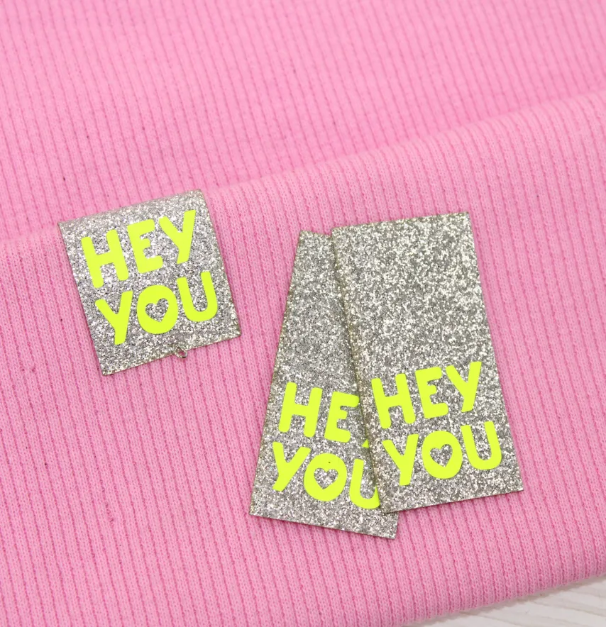 Нашивка з глітеру "Hey you" 25*50 мм срібного кольору з жовтим-1