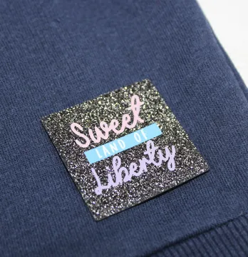 Нашивка из глитера "Sweet liberty" 40*40 мм черного цвета